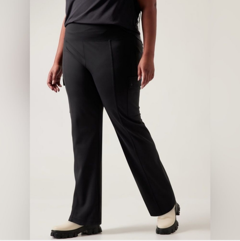 Athleta Delancey Straight Cargo Pant in Black XL Tall